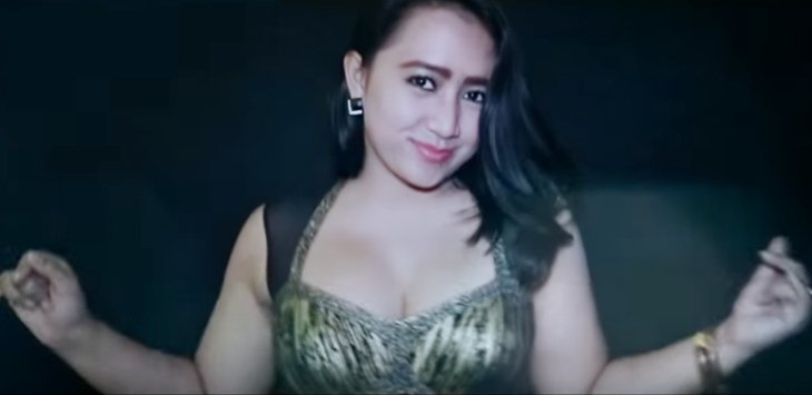 Becekin Adek Bang ( BAB ) - Frida Angela