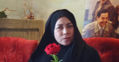 Lewat Foto Melly Goeslaw Mengenang Almarhum Nike Ardilla