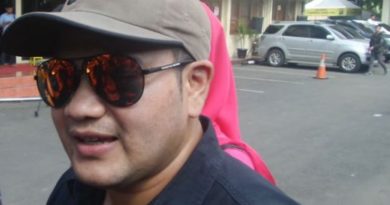 Ridho Rhoma Menangis Saat Dikunjungi Kakak-Kakaknya