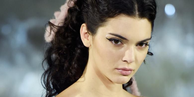 Rumah Kecurian, Kendall Jenner Habis Sebesar Rp 2,7 Miliar