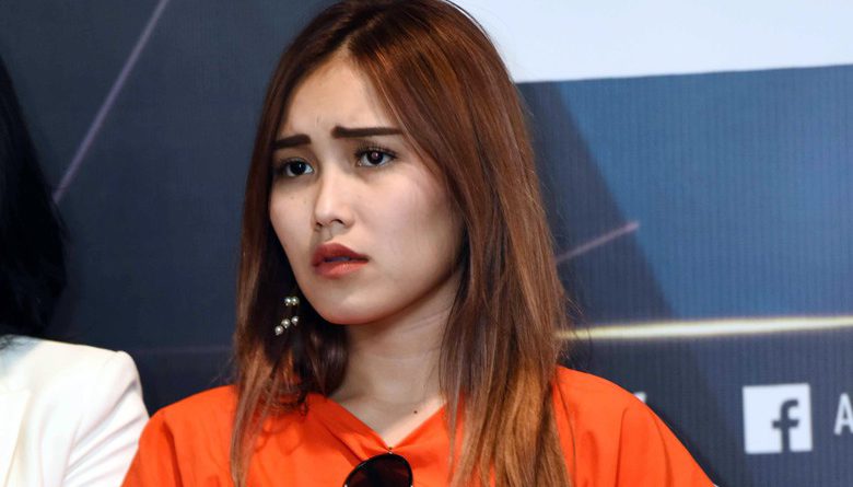 Ayu Ting Ting Jambak dan Tendang Ruben Onsu, Kenapa?