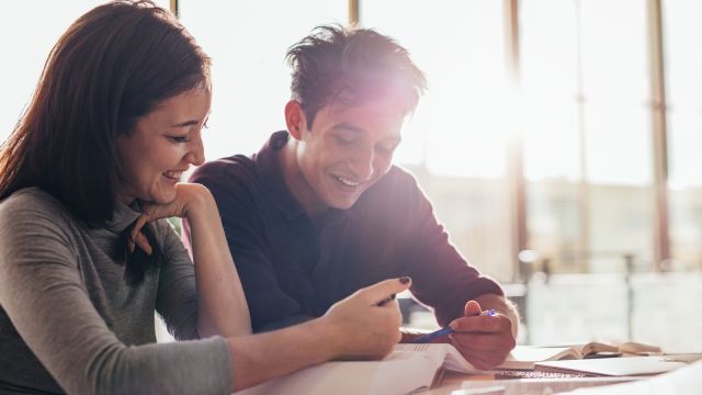 Ini 5 Tanda Buktikan Cinta Pria Terhadap Kekasihnya