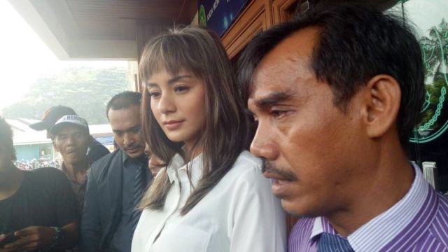 Kirana Larasati Hadiri Sidang Cerai Perdana, Duh Sayang Banget