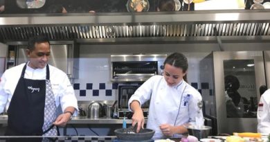 Masakan Indonesia Menjelajah Paris Di Antaranya Bebek Bumbu Bali Rendang