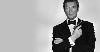 Roger Moore si James Bond Meninggal Dunia Karena Kanker