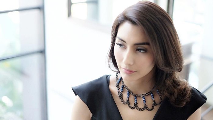Tyas Mirasih Unggah Foto Saat di Kolam Pakai Bikini