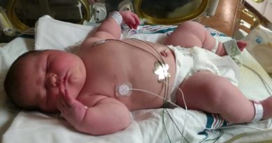 Bayi seberat 6 Kilogram Pemegang Rekor Bayi Terbesar di Dunia!!