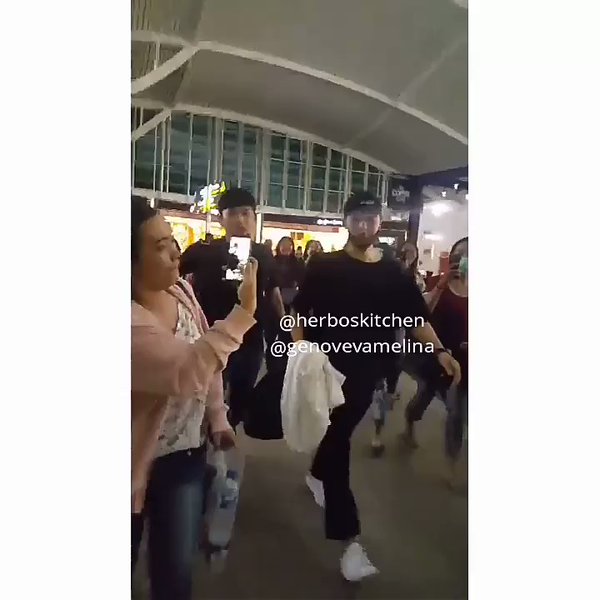 Benarkah Song Joong Ki Berada di Bali