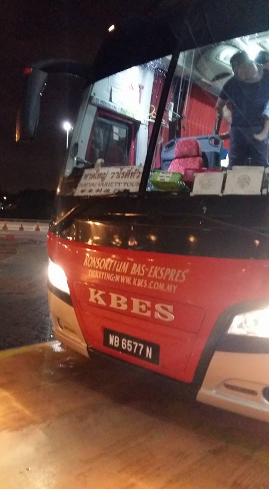 Bus yang dinaikki putri Soon Tay