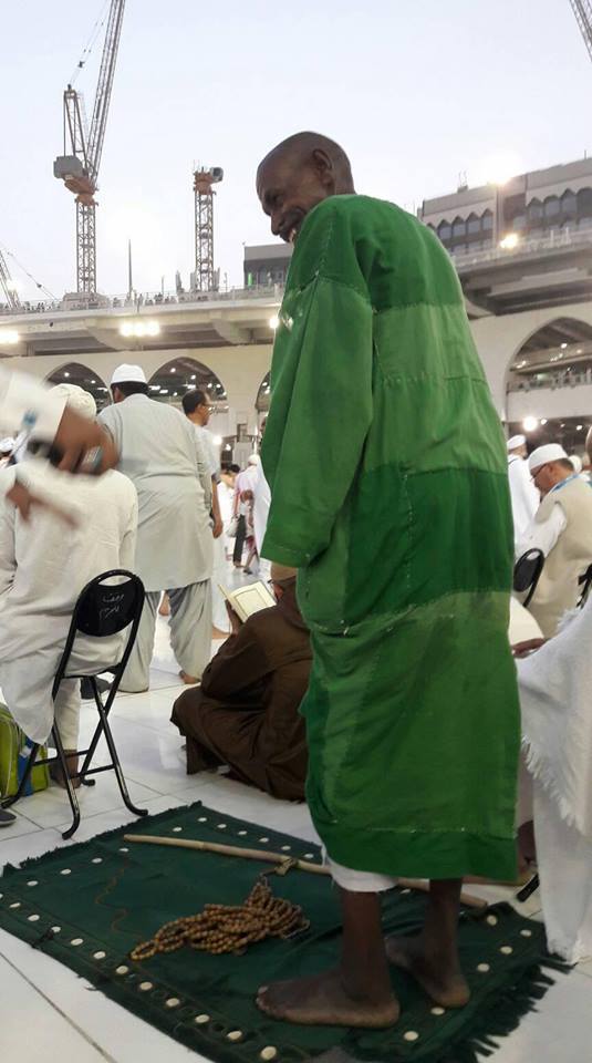 Heboh Sosok Misterius Berjubah Hijau Di Mekah Siapa Beliau