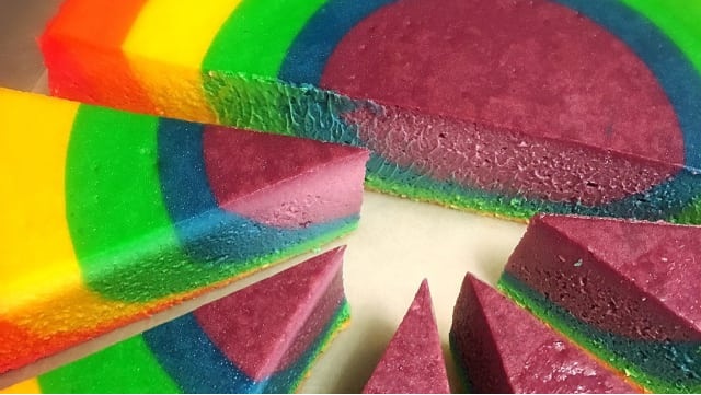 Kafe Ini Hadirkan Cheesecake Unicorn dan Pelangi yang Menggemaskan