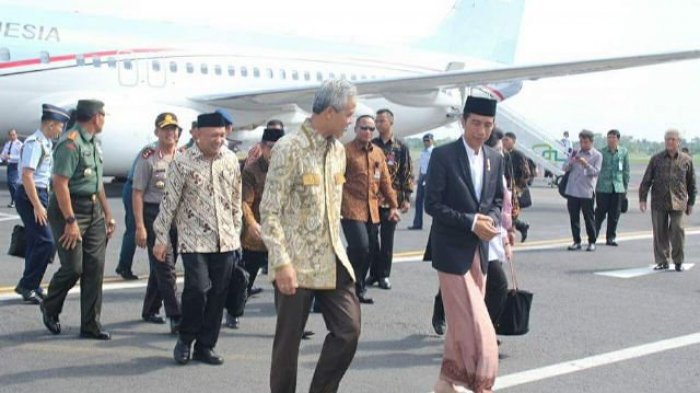 Kece Abis Presiden Jokowi Pakai Celana Jins dan Sneakers Saat Kunjungan ke Tasikmalaya