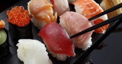 Sering Makan Sushi Ada Hewan 2,6 Meter Didalam Perut Bocah Ini