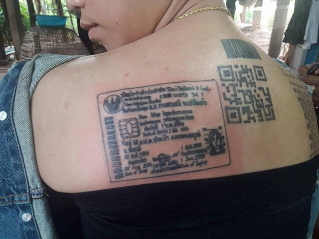 Waw, Wanita ini Bikin Tato KTP di Punggung Alasannya Bikin Geleng kepala