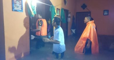 BANJIR BESAR LANDA BELITUNG HEWAN BUAS NYASAR KE RUMAH WARGA