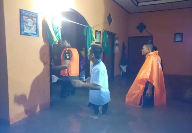 BANJIR BESAR LANDA BELITUNG HEWAN BUAS NYASAR KE RUMAH WARGA
