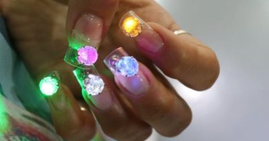 BERKELAS DAN UNIK NAIL ART LED DENGAN LAMPU DISKO YANG BISA NYALA DALAM GELAP