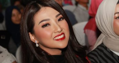 CERITA SARWENDAH MIMPI DIAJAK NGOBROL ALMARHUM JULIA PEREZ