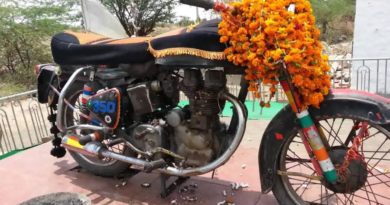 DI INDIA MOTOR TUA INI DI SEMBAH DAN DIPUJA SEPERTI DEWA