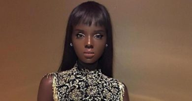 Heboh, Wanita Cantik Mirip Boneka Apakah Foto itu Manusia Sungguhan atau Boneka Barbie?