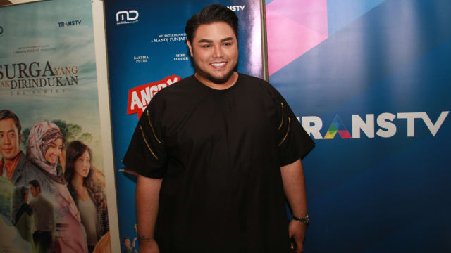 IVAN GUNAWAN UNGGAH FOTO AYU TING TING DI MEDSOS NETIZEN DOAKAN MEREKA BERJODOH