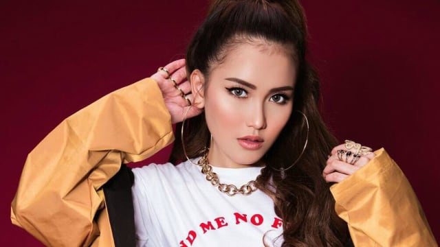 IVAN GUNAWAN UNGGAH FOTO AYU TING TING DI MEDSOS NETIZEN DOAKAN MEREKA BERJODOH