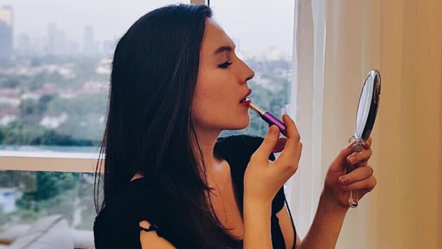KABAR BAHAGIA, OLIVIA JENSEN MELAHIRKAN ANAK PERTAMANYA SECARA NORMAL DI TANGGAL CANTIK