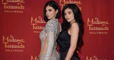 KELUARGA KARDASHIAN TERKECOH OLEH PATUNG LILIN KYLIE JENNER YANG BERBALUT GAUN BALMAIN
