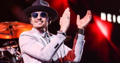 PENYEBAB UTAMA BUNUH DIRINYA VOKALIS LINKIN PARK CHESTER BENNINGTON