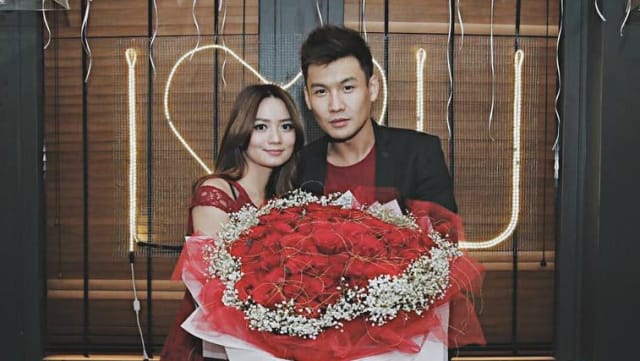 PESTA PERNIKAHAN FENDY CHOW DAN STELLA CORNELIA USUNG TRADISI ADAT CHINA