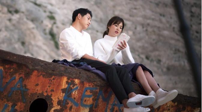 TERNYATA SONG JOONG KI DAN SONG HYE KYO BERPACARAN SEJAK SYUTING DESCENDANTS OF THE SUN