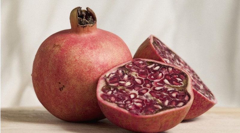 Ternyata Buah Merah Delima Super Fruit nan Kaya Manfaat