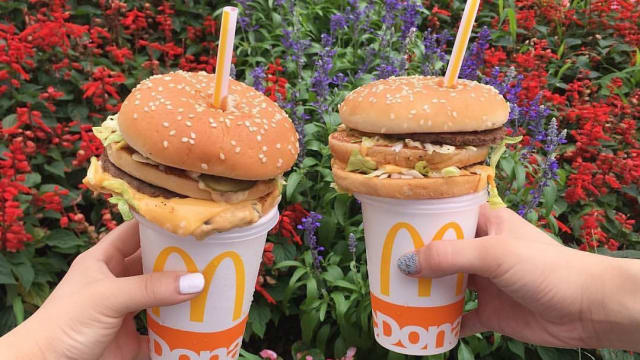 Tren Unik Hamburger Straws Yang Sedang Booming Di Jepang