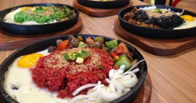 Unik Dan Lezat, Nasi goreng warna-warni Hadir Di Bandung