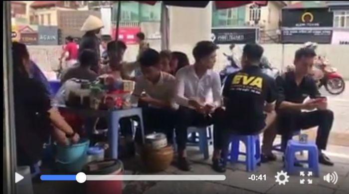 Video Viral, Pedagang Wanita Beri Minum Pelanggan Dengan Air Cucian Kaki