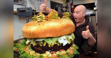WOW BURGER TERBESAR DIDUNIA SEBERAT 813 KG, DENGAN HARGA RP 106 JUTA