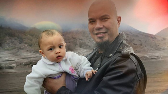 Ahmad Dhani Beri Uang Segepok untuk Meredakan Tangis Sang Anak