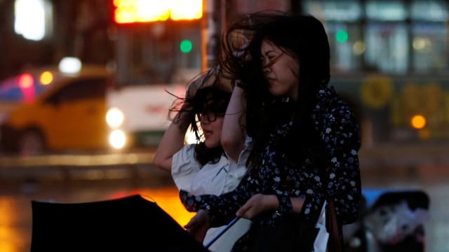 Akibat Badai di Taiwan Bangunan Hancur dan Ratusan Orang Terluka