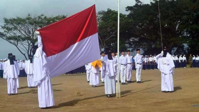 Aksi Paskibra Bercadar Mendadak Menjadi Sorotan di Tasikmalaya