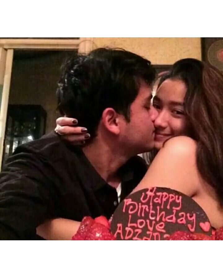 Foto Ciuman Rizky Alatas & Adzana Bing Slamet Bikin Netter Heboh