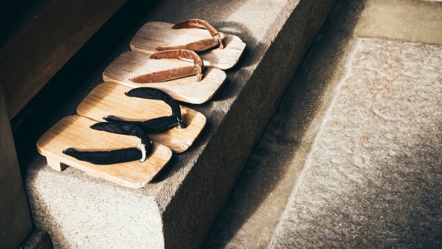 Jangan kenakan Sepatu dalam Rumah Karena Bisa Sebabkan Resiko Kanker