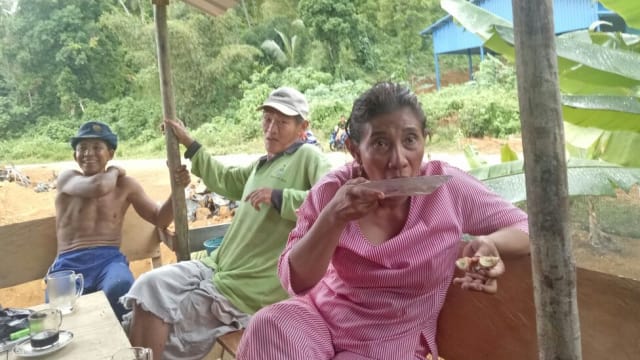 Menteri Susi Dengarkan Curhat Nelayan di Natuna Sambil Ngopi