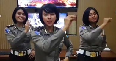 Netizen yang Tengah Cantik, 3 Polwan Joget Baby Shark
