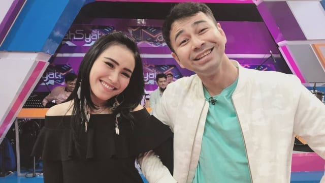 Posting Foto Bareng Raffi Ahmad, Ayu Ting Ting Di Sindir Netizen