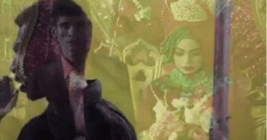 Sambil Nangis Cowok Ini Menyanyi di Pernikahan Mantan