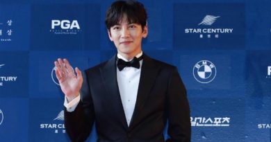 Sebelum Wajib Militer Ji Chang Wook Potong Rambut