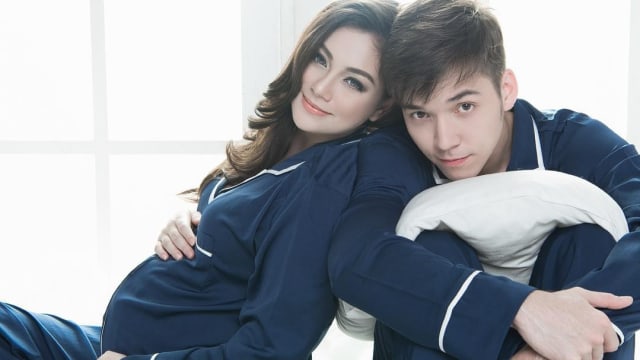 Stefan William dan Celine Evangelista Menanti Kelahiran Baby Boy