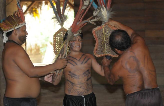 Tradisi Budaya Ini Dianggap Paling Menyakitkan di Dunia
