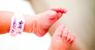 Wajah Anak Terlalu Tampan Sang Ayah Curiga Minta Tes DNA