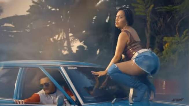 Denada Dikritik Tiru Goyang Bokong Nicky Minaj